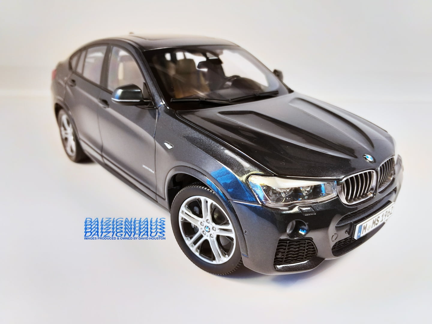 1/18 BMW X4 35D Coupe (Dealer Edition).....by Paragon
