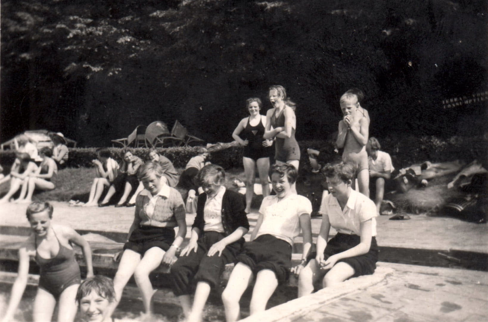 Huishoudschool Assen 1954. Op reis in Norg