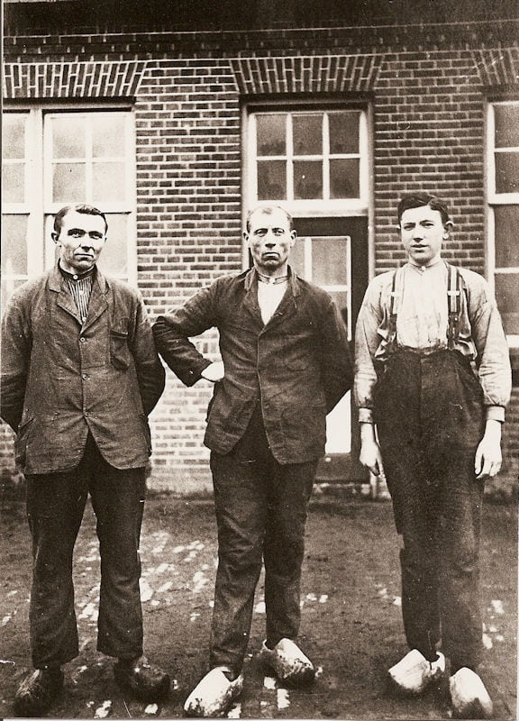 melkfabriek-1950-personeel-Hendrik-Kuipers-Hennie-en-Jans-Abbingh