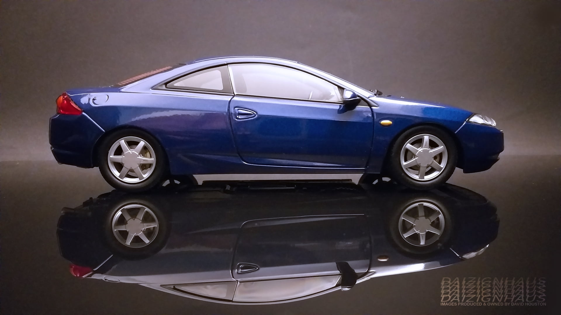 DEALERSHIP MODEL MET BLUE 1:18 SCALE. FOR 183 088023 FORD COUGAR COUPE 2DR 