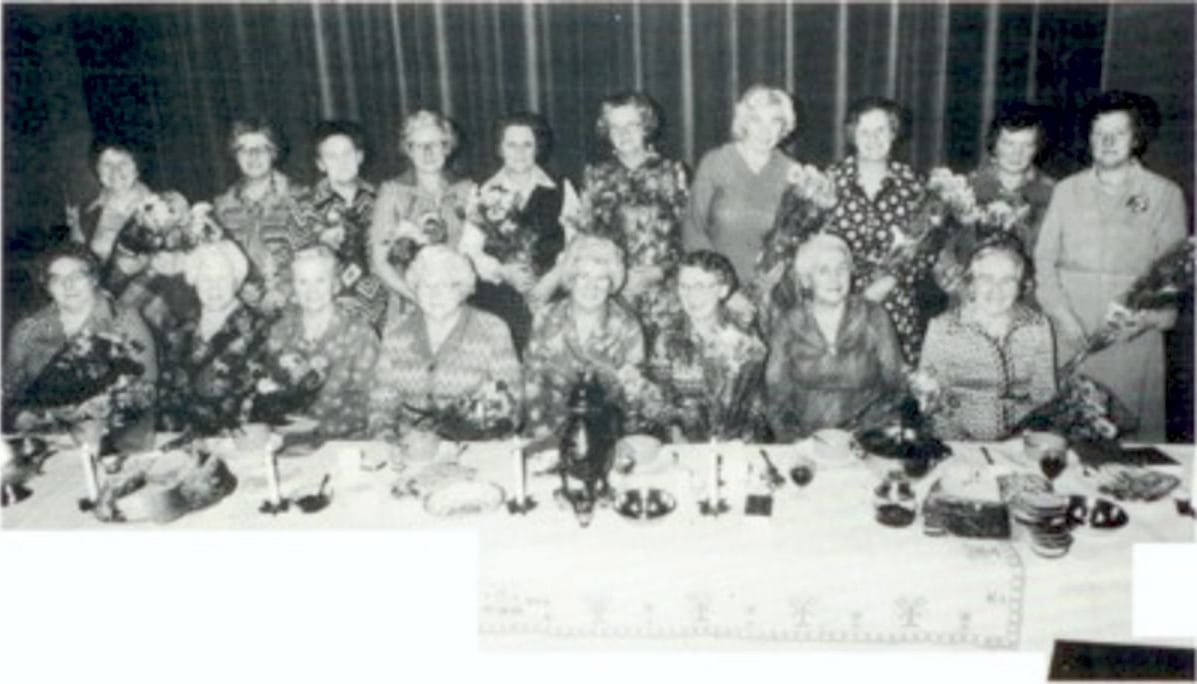 Plattelandsvrouwen jubileren in 1983.