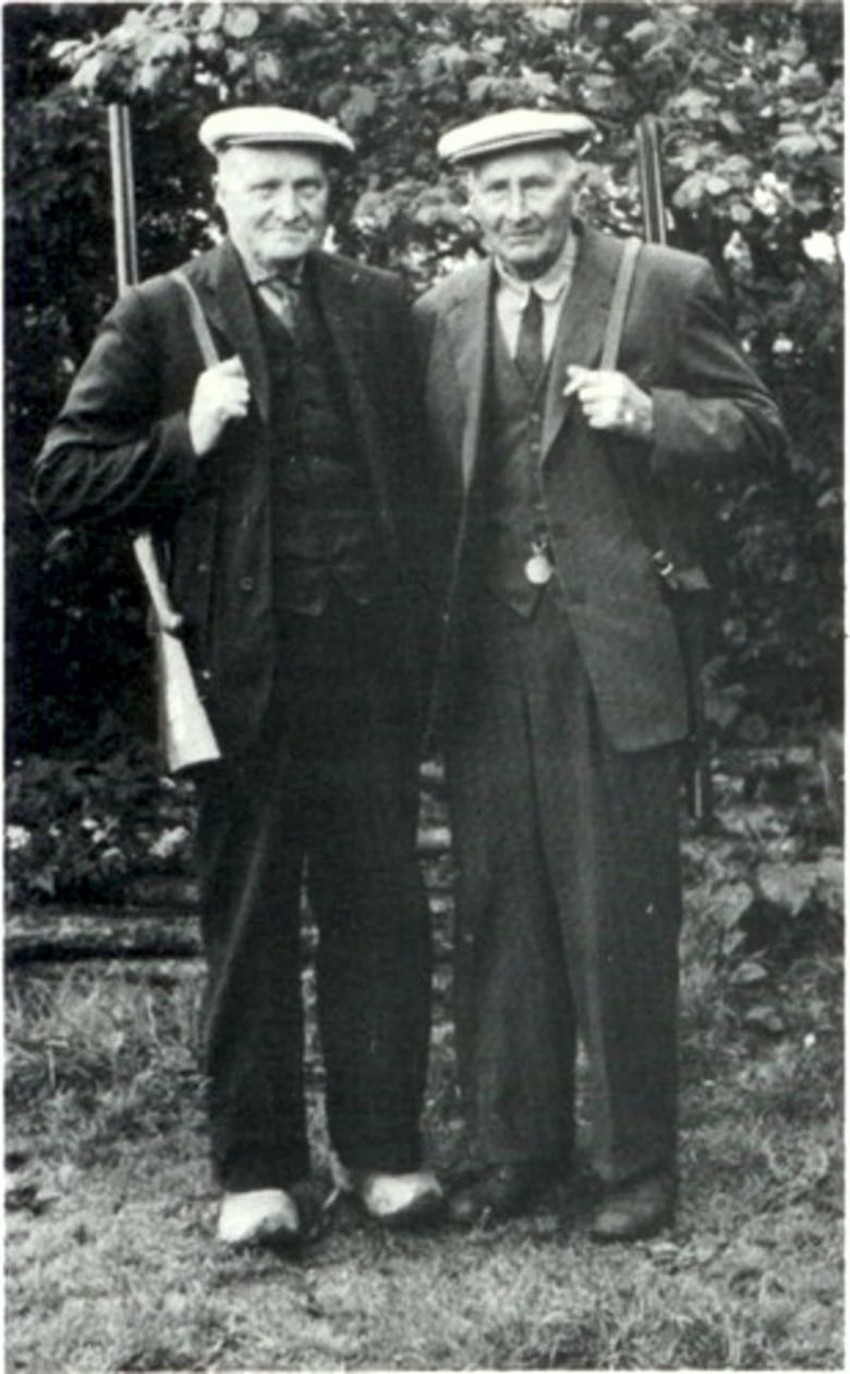 De gebroeders Meems, Jans en Riemke in 1958. Op deze foto werd Riemke 80 jaar.