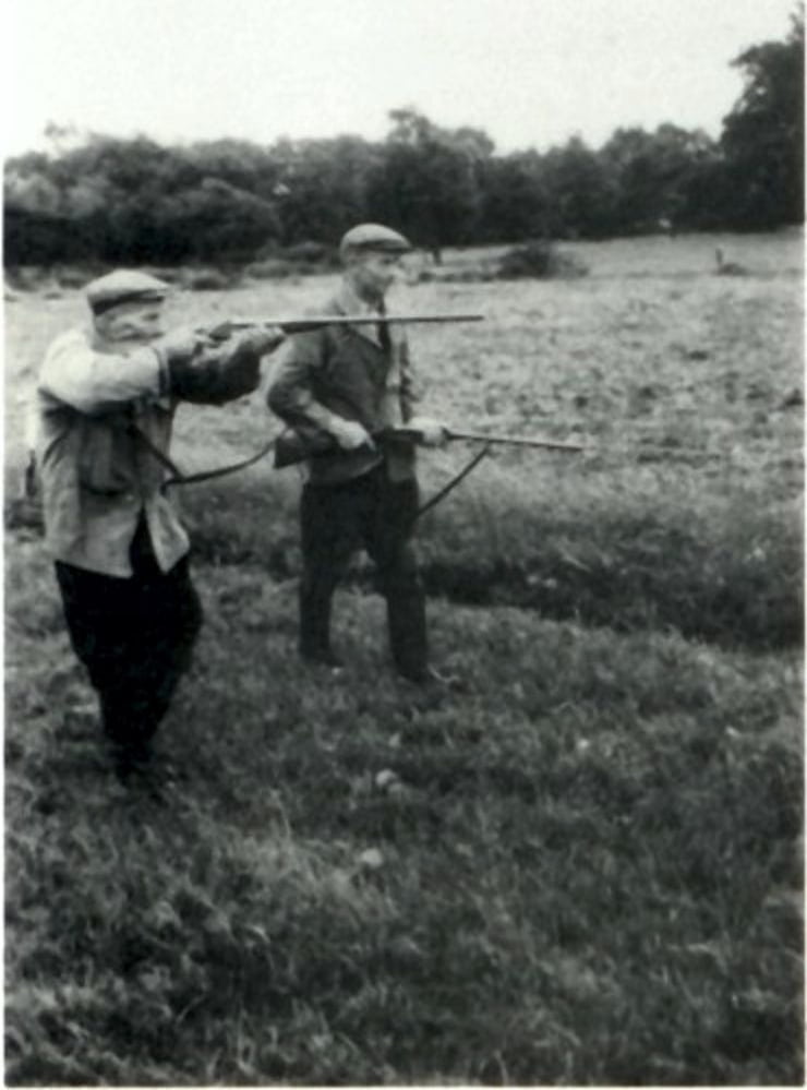B. Zeewuster en R. Oeben in het veld.