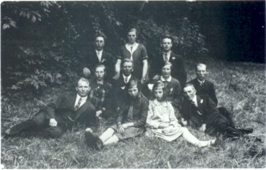 Toneelvereniging Eendracht in 1927.